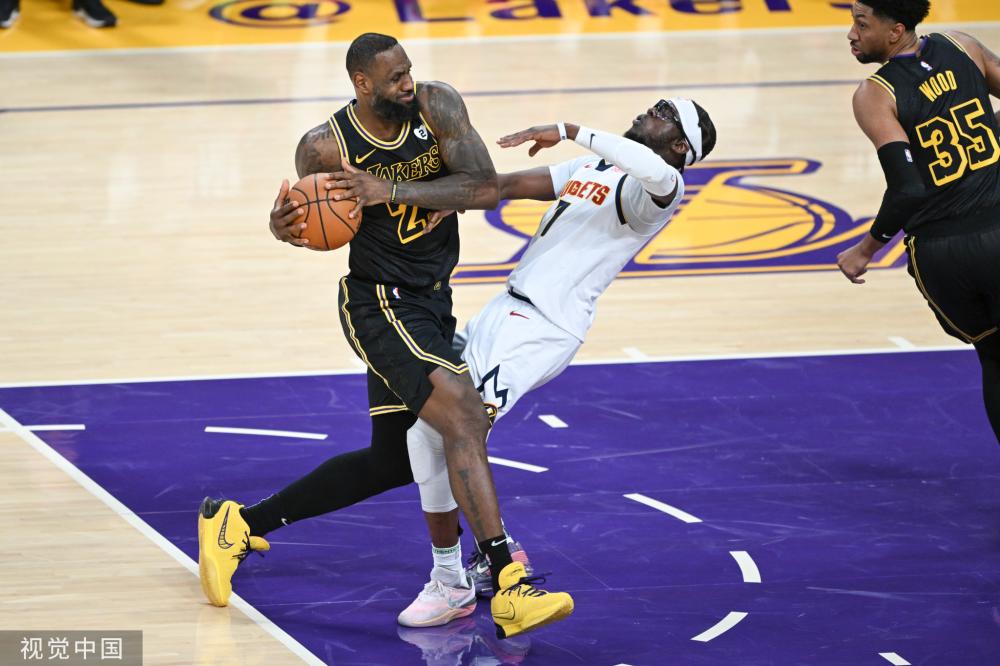 表现让他无 表现让他无